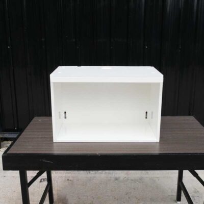 Product shelf Pallet There is a hole for the electrical wire. High gloss white wood frame
