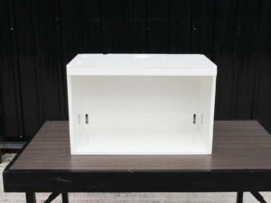 Product shelf Pallet There is a hole for the electrical wire. High gloss white wood frame