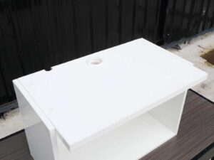 Product shelf Pallet There is a hole for the electrical wire. High gloss white wood frame