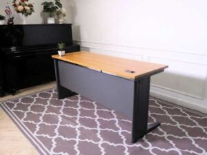 Computer desk with wood top and Rockworth steel legs, sizes 140-180 cm.