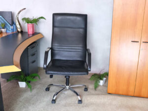 office chair Tall black leather chair