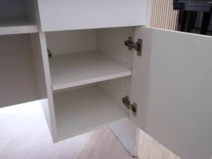 Executive desk, working desk, wooden frame, black-and-white color, 1 drawer, 1 open compartment.