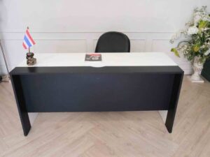Executive desk, working desk, wooden frame, black-and-white color, 1 drawer, 1 open compartment.
