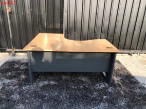 L work table, steel legs, wood top, 150 cm.