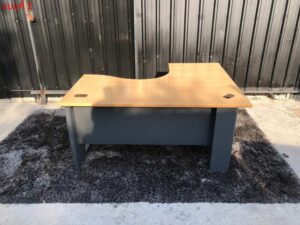 L work table, steel legs, wood top, 150 cm.