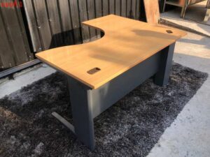 L work table, steel legs, wood top, 150 cm.