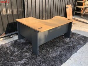 L work table, steel legs, wood top, 150 cm.
