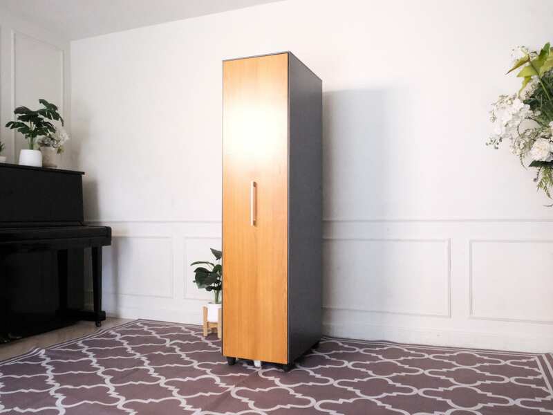Tall filing cabinet, 1 door, gray color, steel frame, wooden top.