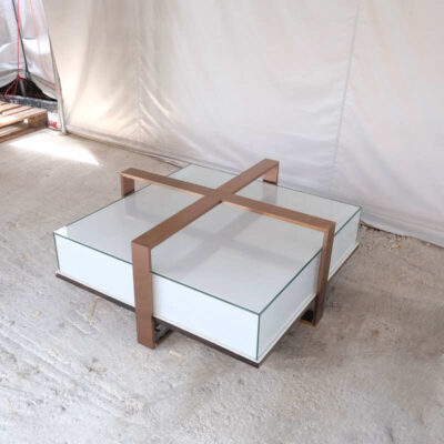 Product display shelves, display stand, glass top, rose gold stainless steel frame, beautiful design.