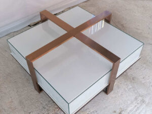 Product display shelves, display stand, glass top, rose gold stainless steel frame, beautiful design.