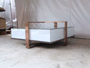 Product display shelves, display stand, glass top, rose gold stainless steel frame, beautiful design.