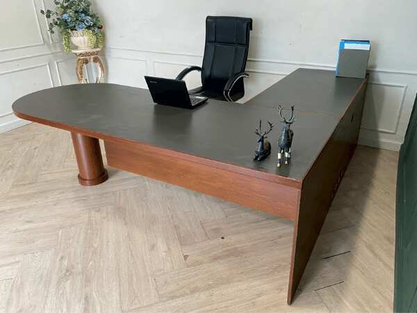 L-Shaped Executive Desk with Wooden Frame, Steel and Wooden Legs, and 3 Drawers