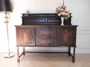 "2-door 2-drawer sideboard"
