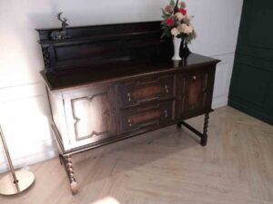 "2-door 2-drawer sideboard"