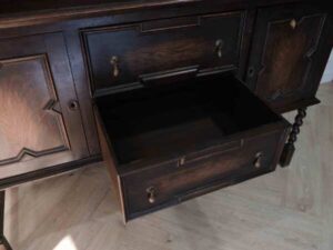 "2-door 2-drawer sideboard"