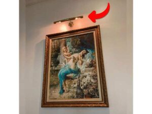picture frame light