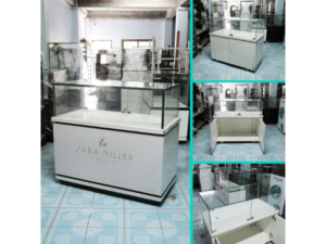 Jewelry cabinet, glass cabinet to display products Rectangular shape, white, glass door that opens *no key