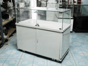 Jewelry cabinet, glass cabinet to display products Rectangular shape, white, glass door that opens *no key