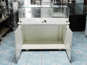 Jewelry cabinet, glass cabinet to display products Rectangular shape, white, glass door that opens *no key