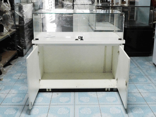 Jewelry cabinet, glass cabinet to display products Rectangular shape, white, glass door that opens *no key