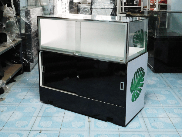 Jewelry cabinet, glass cabinet to display products Rectangular shape, white, sliding glass door *no key
