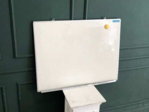 Hanging whiteboard 80x60cm