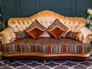 Louis sofa, 3 seat sofa, very beautiful patterned cushions, button pulls, luxurious Louis style, imported product, beautifully carved wooden frame.