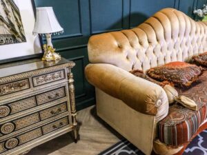 Louis sofa, 3 seat sofa, very beautiful patterned cushions, button pulls, luxurious Louis style, imported product, beautifully carved wooden frame.