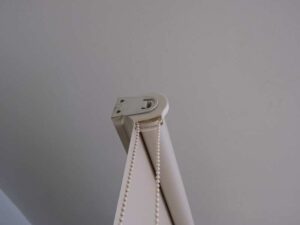window blinds Roller blinds with pull chain system, white