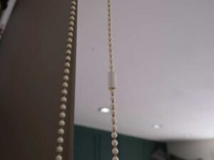 window blinds Roller blinds with pull chain system, white