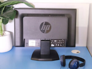 HP computer screen 18.5 inches, model V193b, works normally.