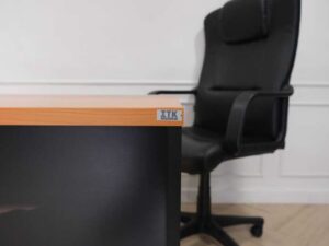 Work desk, computer desk, brand: itk furniture. 1