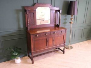 Oak sideboard, 2 drawers, 2 doors, 1 mirror.