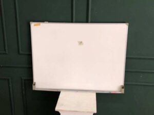 Whiteboard size 80 x 60 cm. Whiteboard, white blind board, white board.
