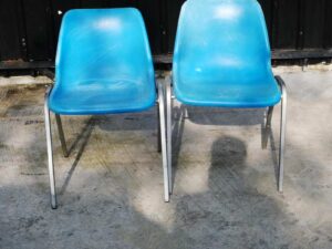 Poly chair, chrome plated legs blue/green/blue