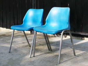 Poly chair, chrome plated legs blue/green/blue