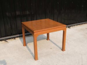 Dining table, teak frame, hotel work. Dining table, dining table, teak frame table.