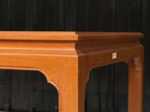 Dining table, teak frame, hotel work. Dining table, dining table, teak frame table.