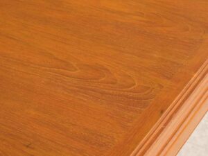 Dining table, teak frame, hotel work. Dining table, dining table, teak frame table.