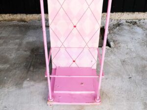 wooden shelf for displaying products Product display stand with pink roof