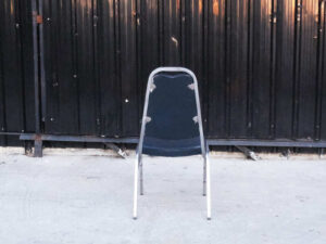 banquet chairs Conference or work chair, soft padded cushion, has strong steel legs.