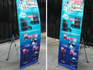 Stands, sign stands, storefront signs, advertising signs, x-stand, X frame, X-shaped stand PP Vinyl Sign Stand