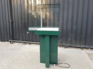 Tall glass display cabinet, 1 door, green