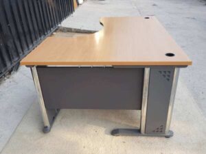 L-shaped corner work table, stainless steel legs, wooden top, 150 cm