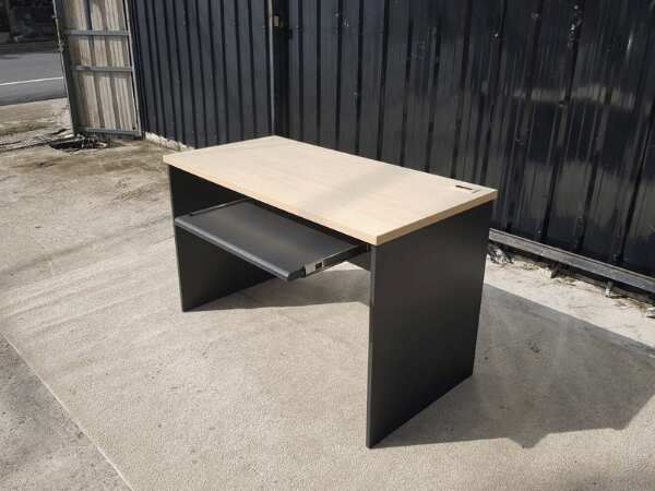 Work desk with keyboard rail 120 cm