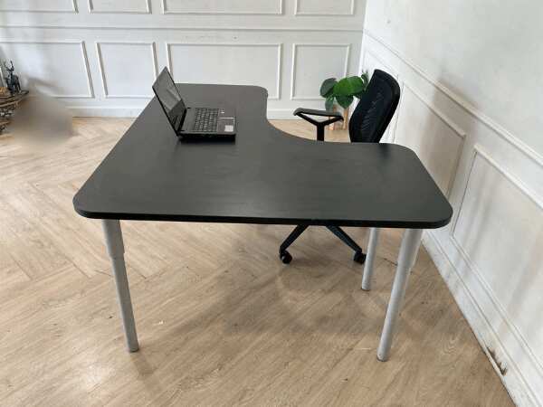 Black L-shaped corner desk, 140 cm