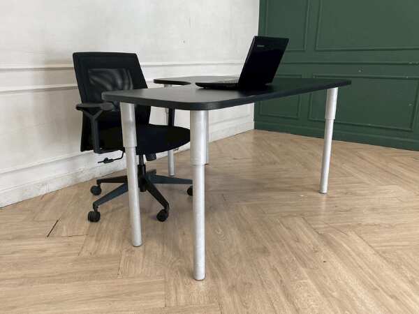 Black L-shaped corner desk, 140 cm