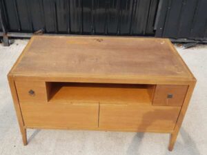Wooden TV cabinet with 2 doors and 2 drawers