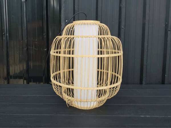 Modern style round bamboo lamp