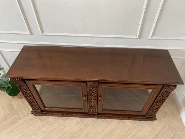 2-door wooden cabinet, glass top, vintage style